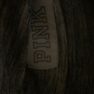 Meet your Posher, Casey